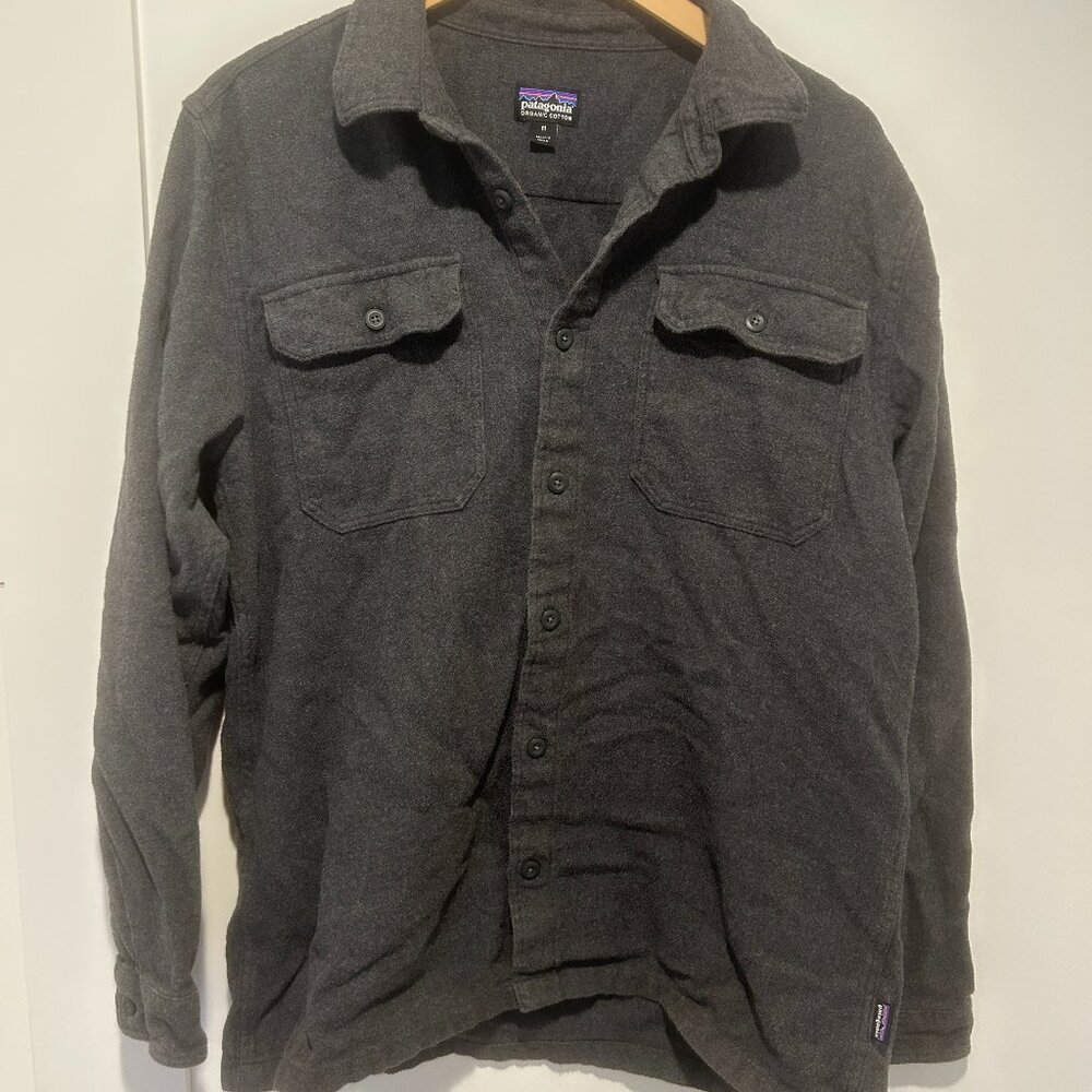 Patagonia Men’s Medium Organic Cotton Long Sleeve Button Down Shirt Jacket – Gra
